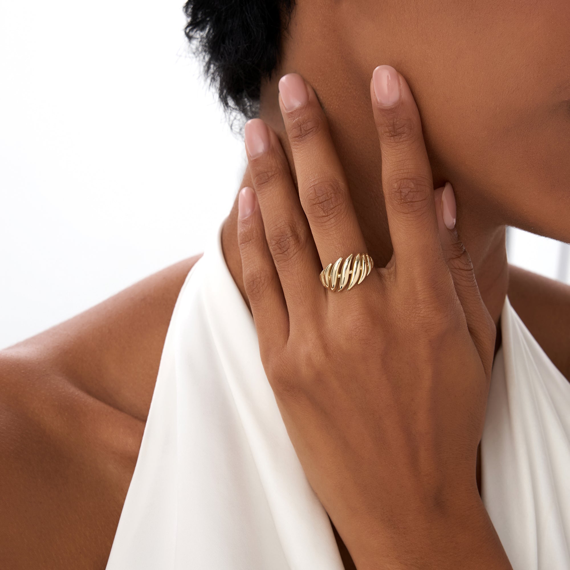 OBFJ0431 - 14k Gold Chunky Wave Dome Cocktail Ring 3