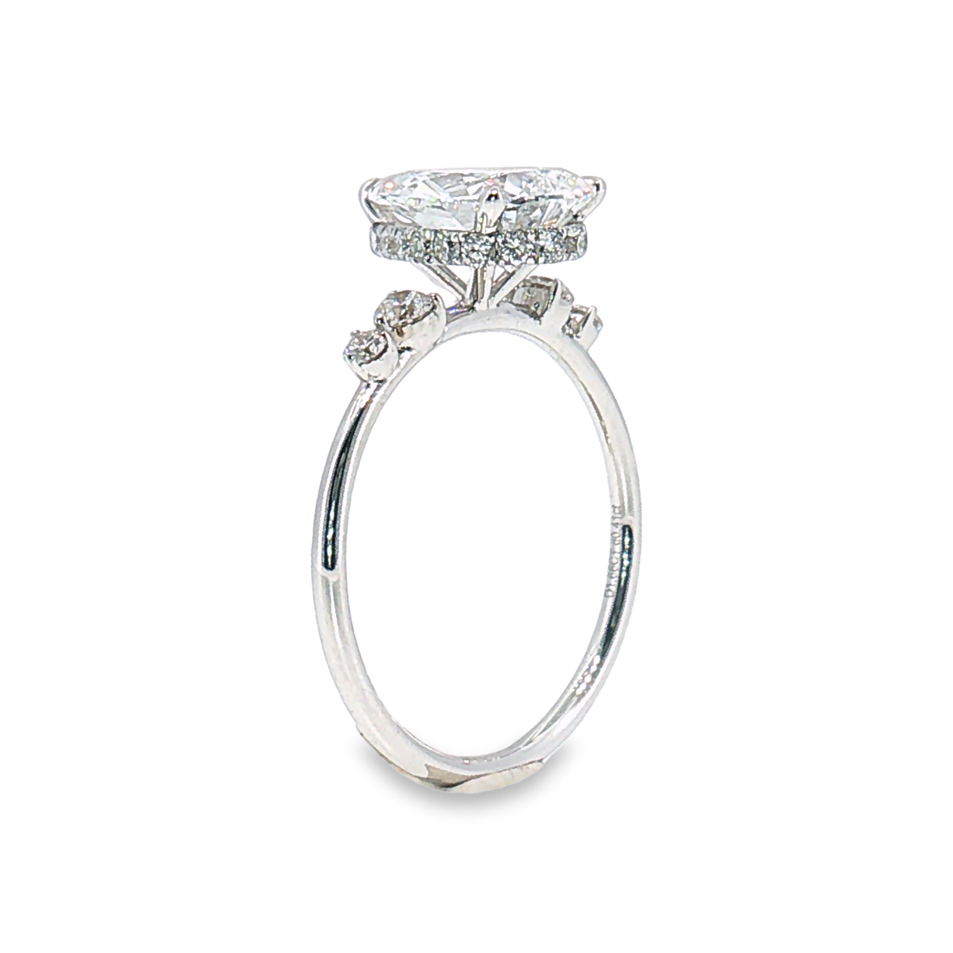 LGT0239 - [Solo Castone] Anello di Fidanzamento con Pietra Laterale a Taglio Pera Ispirato al Vintage