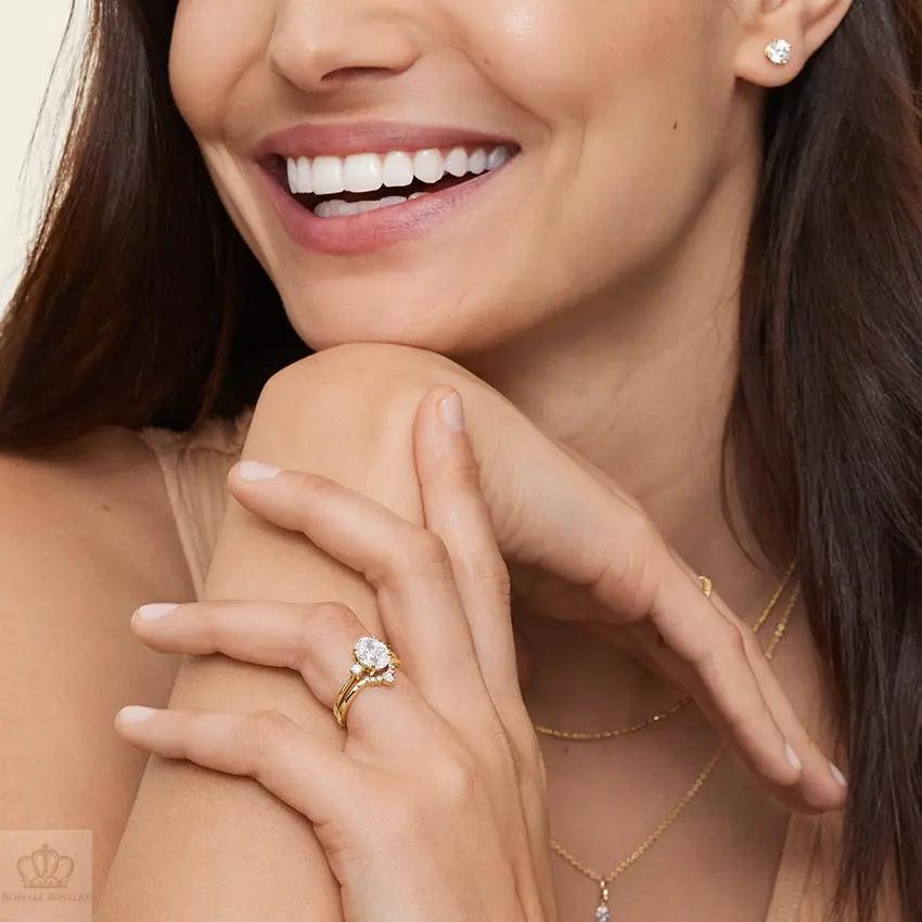 0.10CTW Lunette Diamond V Shape Wedding Band Ring - LR32 - Roselle Jewelry